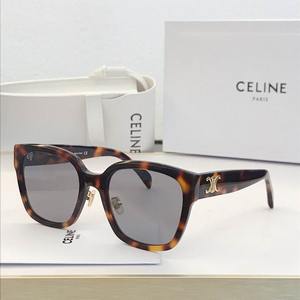 CELINE Sunglasses 142